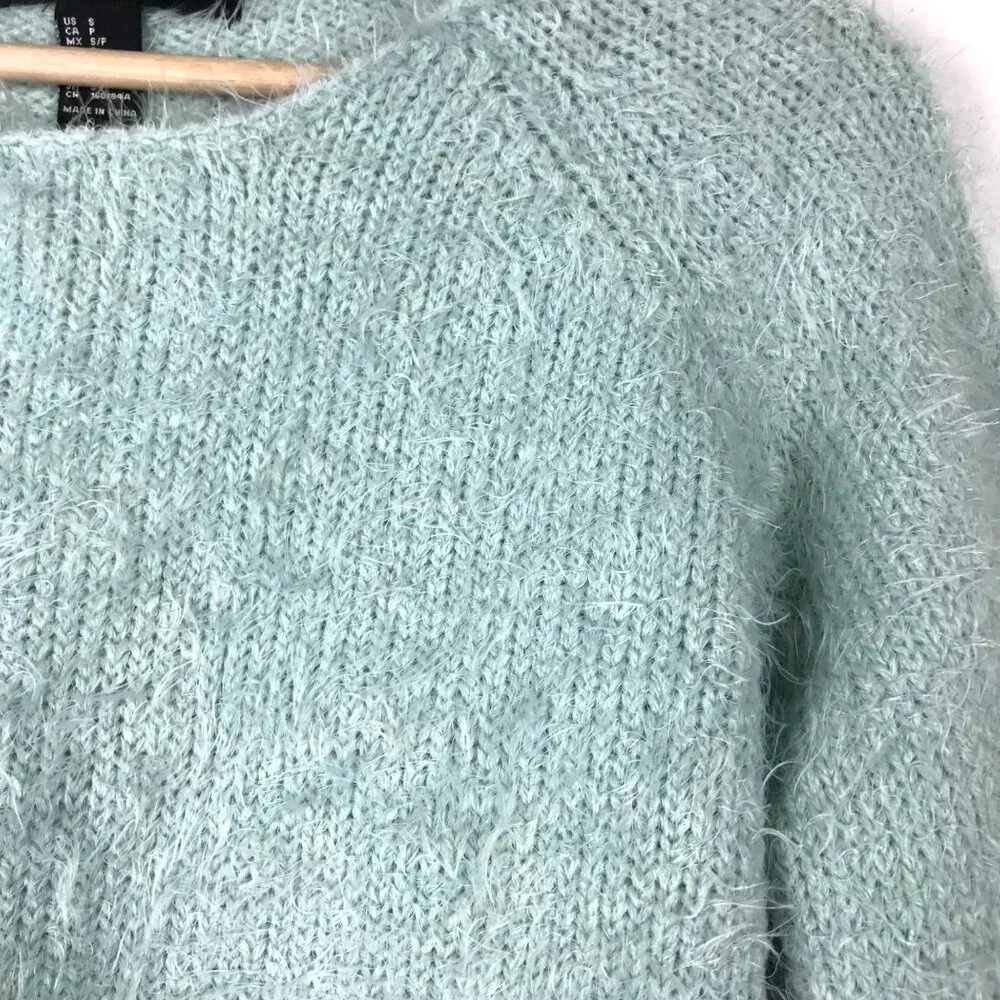 Forever 21 Mint Green Cropped Sweater Size Small